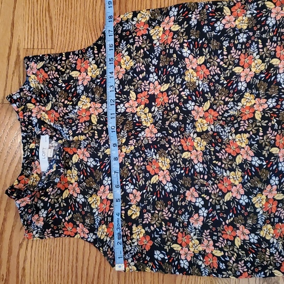 Loft Mixed Media Sleeveless Floral Ruffle Neck Blouse, size SP - Picture 3 of 5